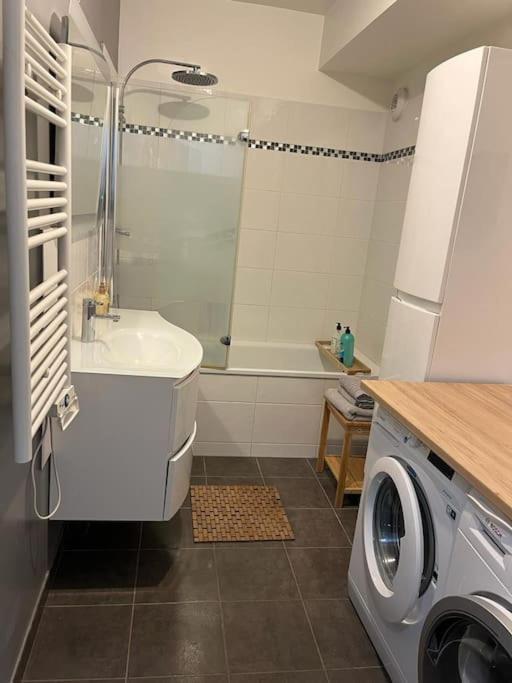 Appartement Grand Appt Proche Paris Parking à Aubervilliers Extérieur photo